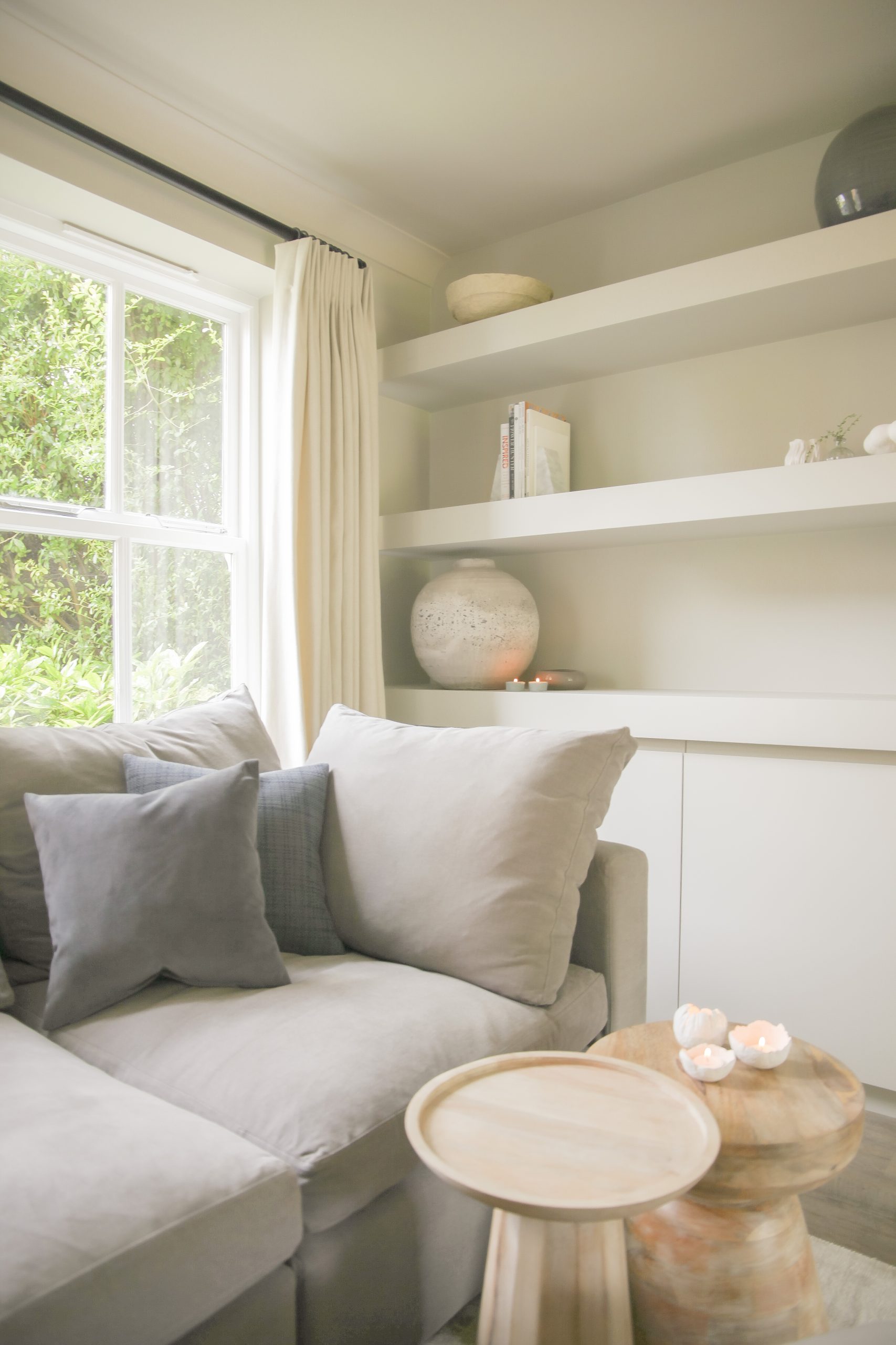 lounge interior, accessories, neutrals